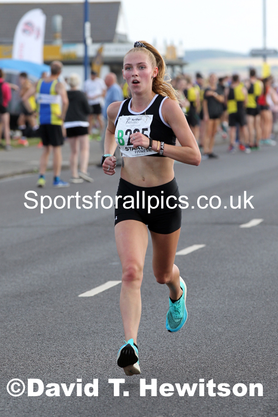 Senior womens 4 stage relay, 2021 Northern 6 and 4 Stage and Young Athletes Road Relays, Redcar. Photo: David T. Hewitson/Sports for All Pics